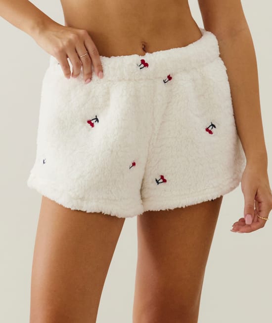 Sherpa shorts with cherry embroidery;
