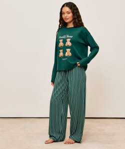 T-shirt and bear-patterned pants set;