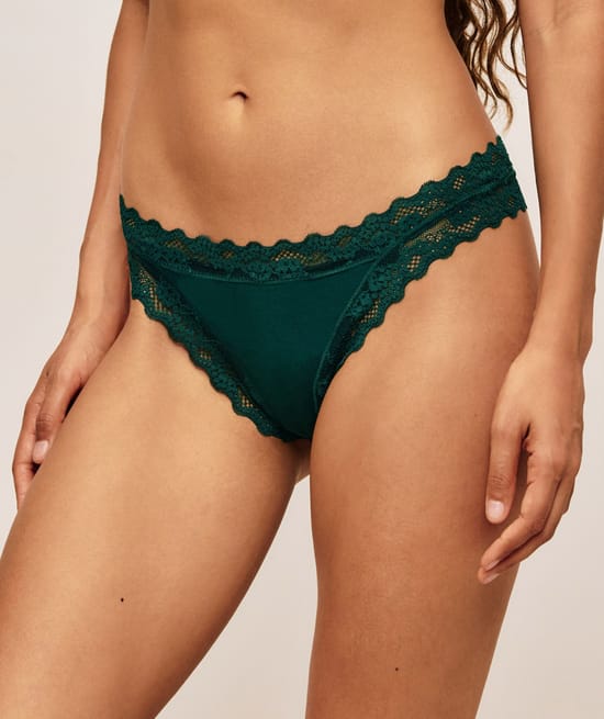 Tanga en coton et dentelle;