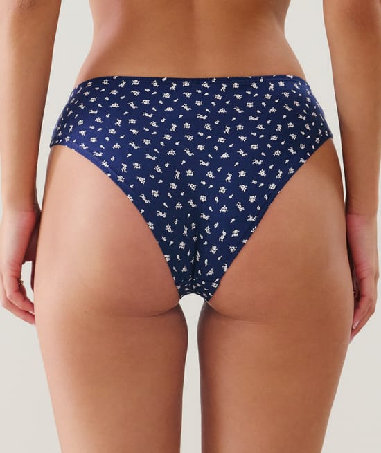Pack of briefs;