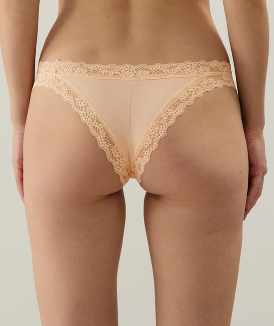 Tanga en coton et dentelle;