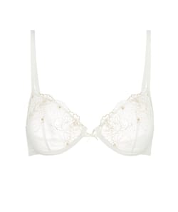 Soutien-gorge corbeille avec broderies;