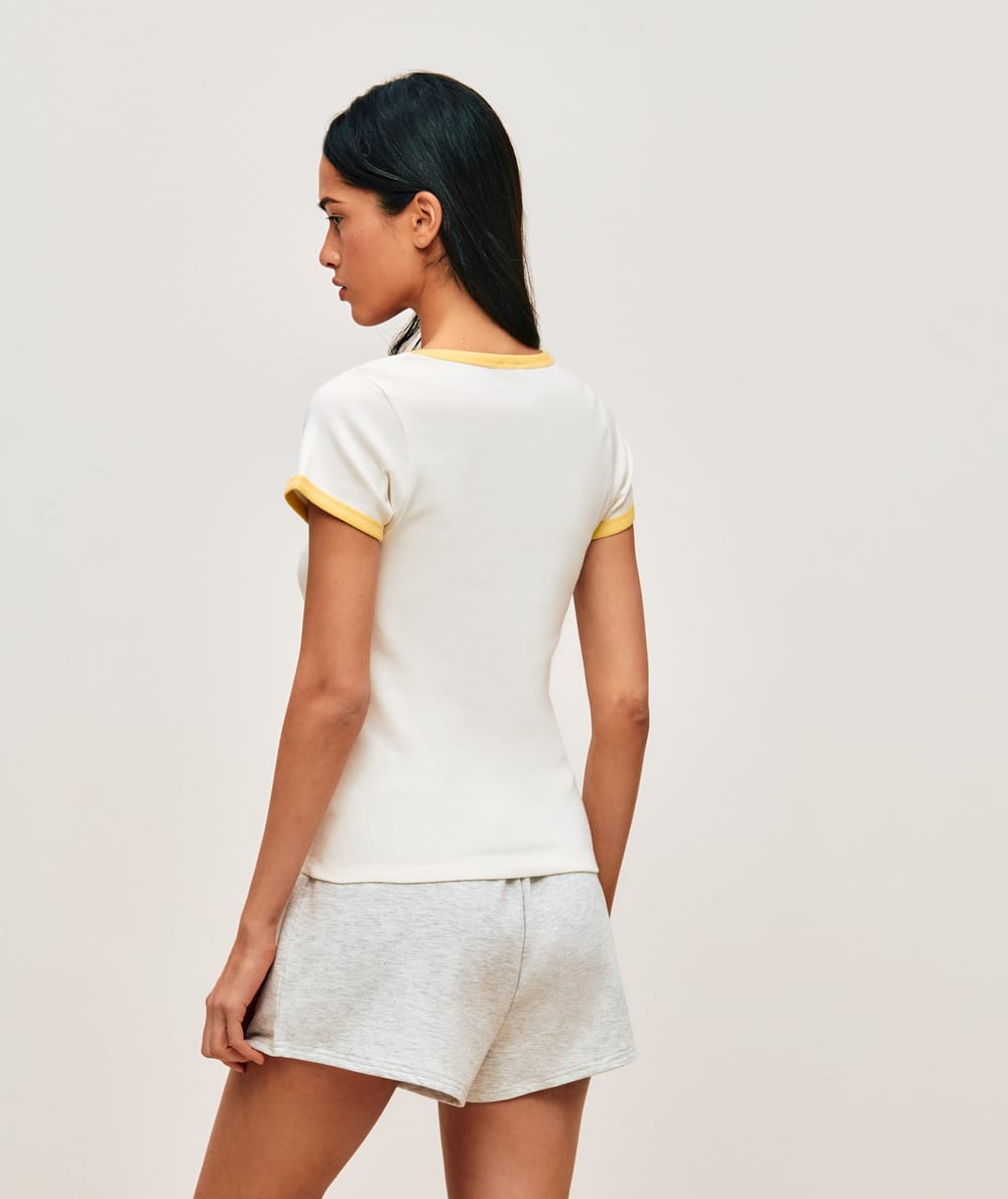 Short en molleton gris;