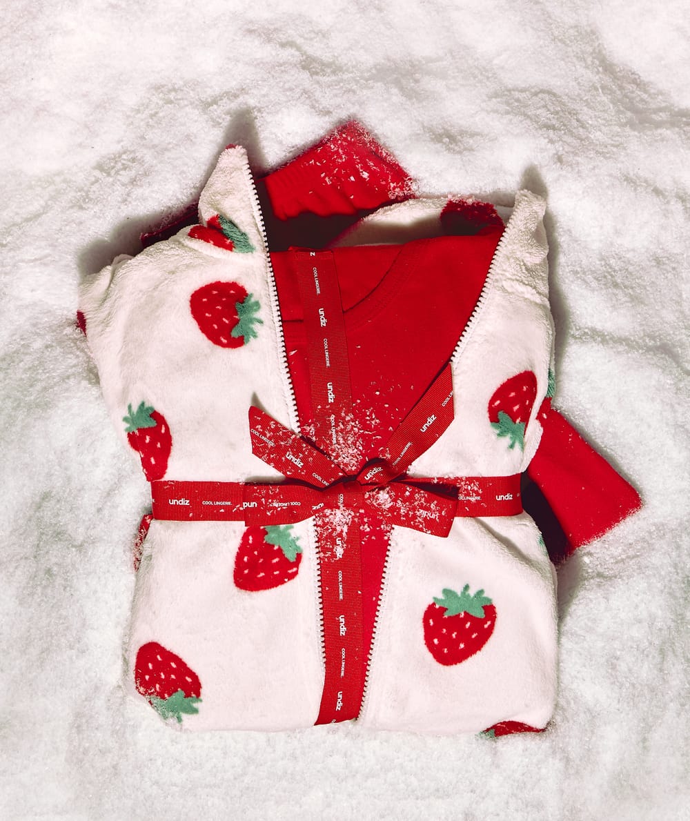 Set 3 pièces t-shirt pantalon et veste;