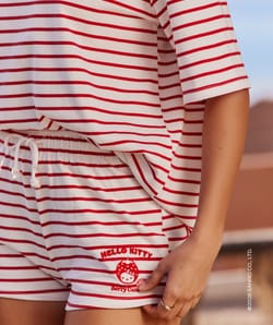 Short striped jersey with Hello Kitty embroidery;