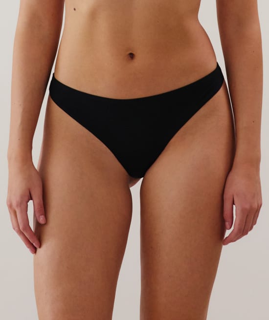 Pack of 3 cotton thongs;