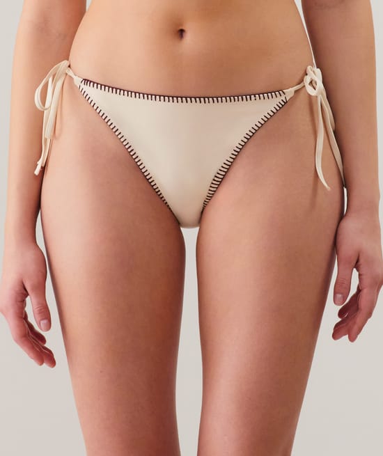 Bikini - bas de maillot de bain;
