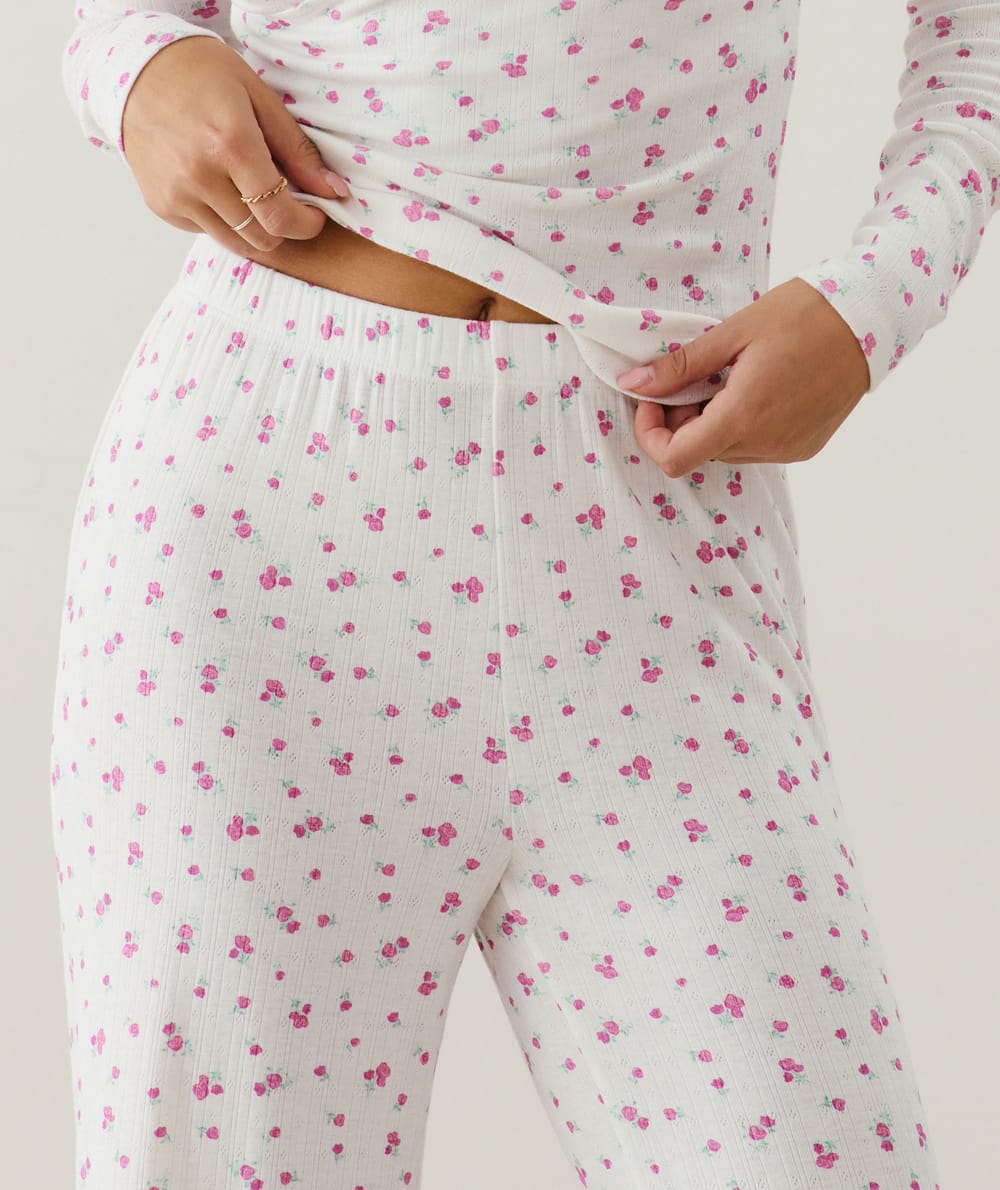 Floral pattern pointelle trousers;