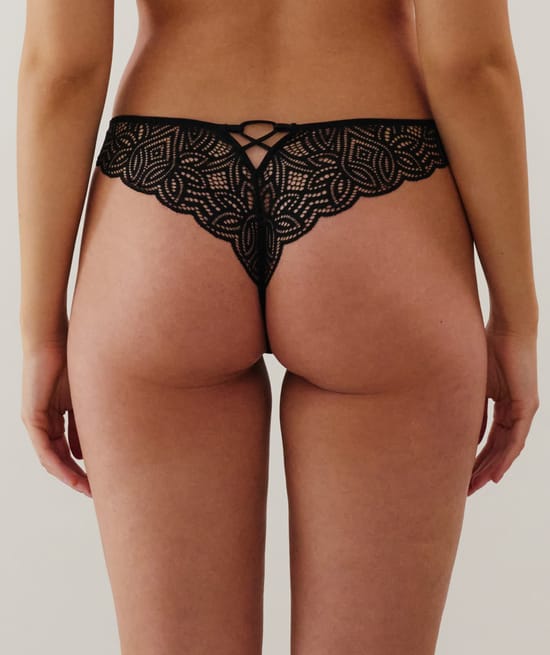 Tanga en dentelle;