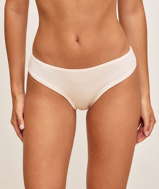 Set of 7 cotton panties;