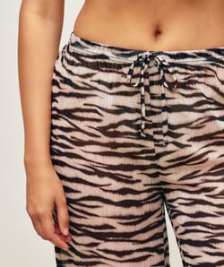 Pantalon &agrave; motif z&egrave;bre;
