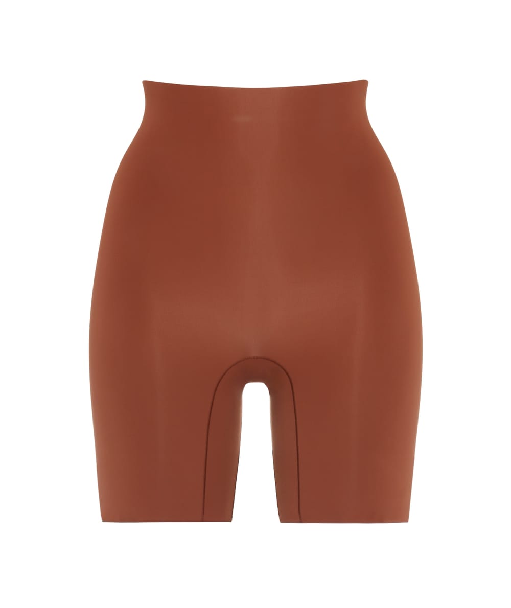 Seamless microfibre shorts;