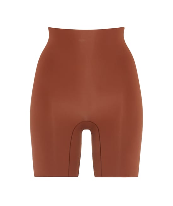 Seamless microfibre shorts;