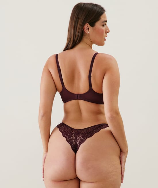 Balconette lace bra;