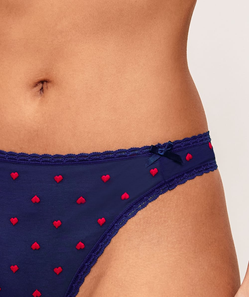 Mesh string with heart embroidery;
