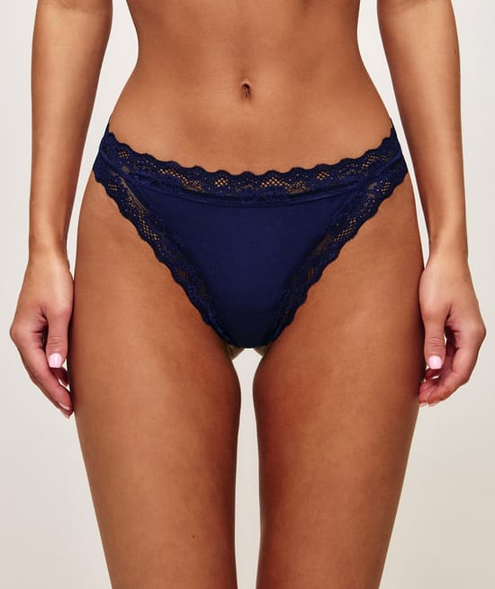 Cotton and lace thong;