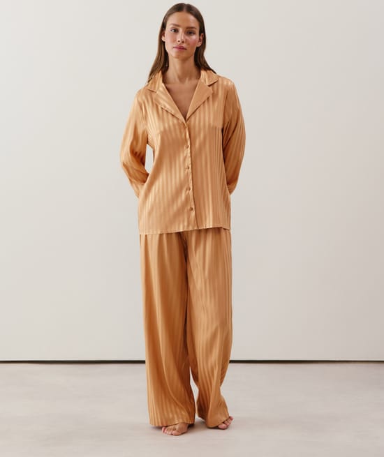 Chemise en satin à rayures marron clair;
