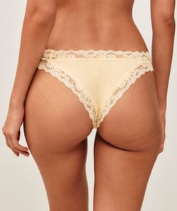 Cotton and lace thong;