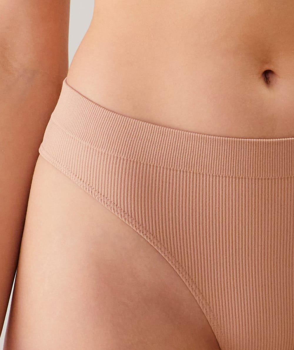String seamless;