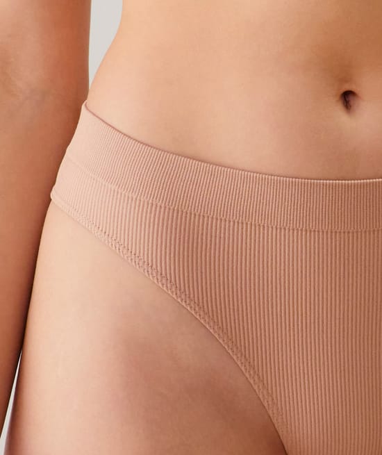 Seamless thong;