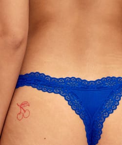 String en coton et dentelle;