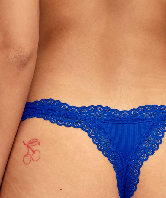 String en coton et dentelle;
