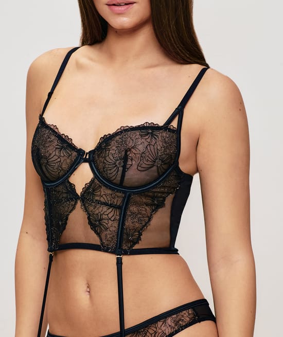 Guêpière dentelle et broderies;