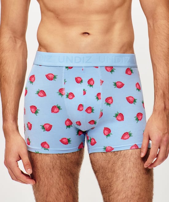 Cotton boxer shorts with strawberry print;