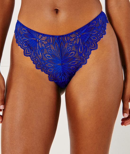 Tanga en dentelle;