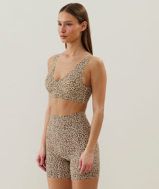 Shorty sin costuras de microfibra con estampado de leopardo;