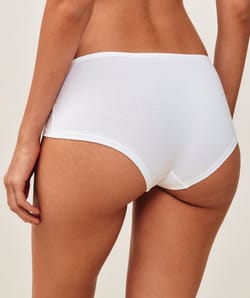 Set of 3 solid cotton shorts;