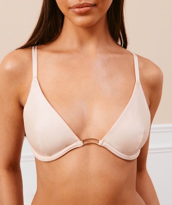 - Balconette bra;