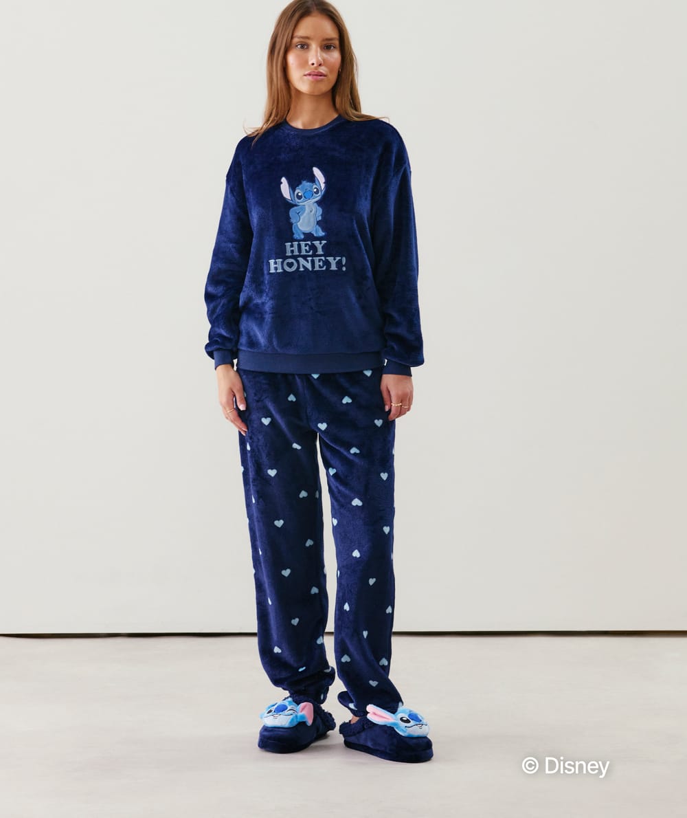 Stitch pyjama set;