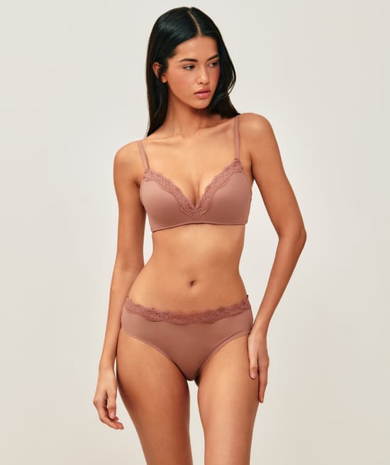 Microfiber and lace shorty;