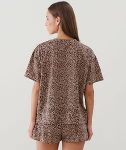 Ensemble de pyjama léopard;