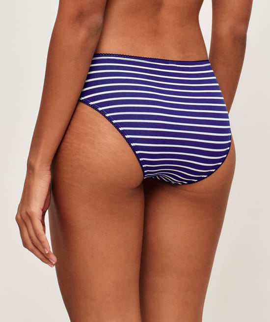 Pack of 3 cotton panties;