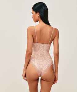 Microfiber body with snake print lace;