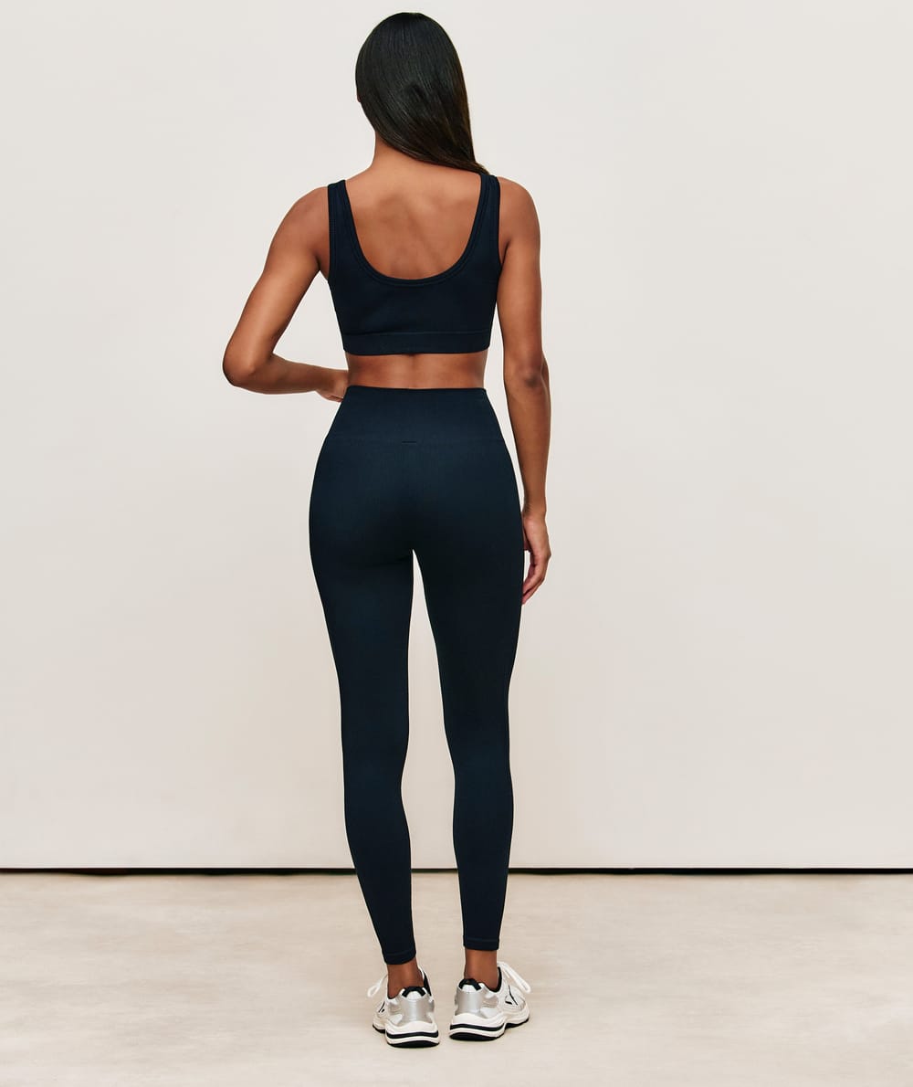 Seamless leggings;