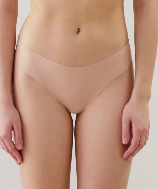 Panties with lace bands;