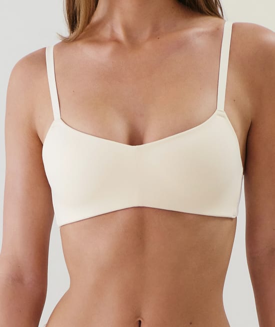 Brassière ampliforme en microfibre;